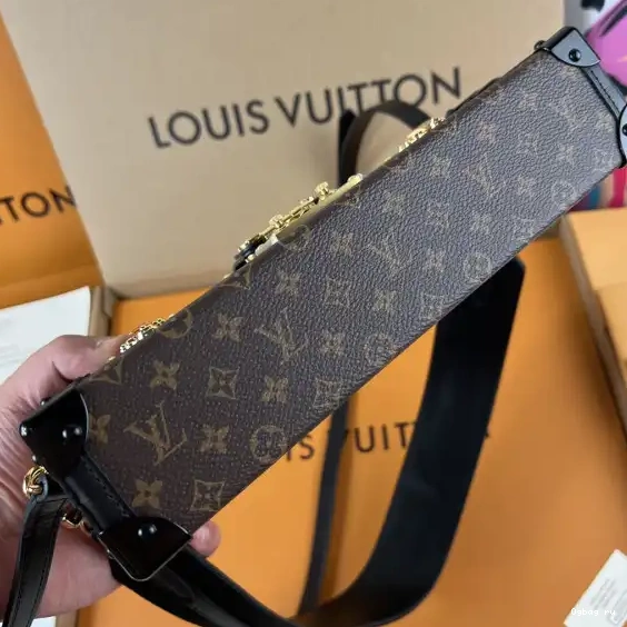 PETITE EAST WEST VUITTON MALLE LOUIS 0629